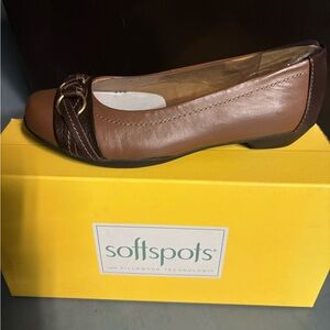 Softspots Women's Tan and Brown Loafers